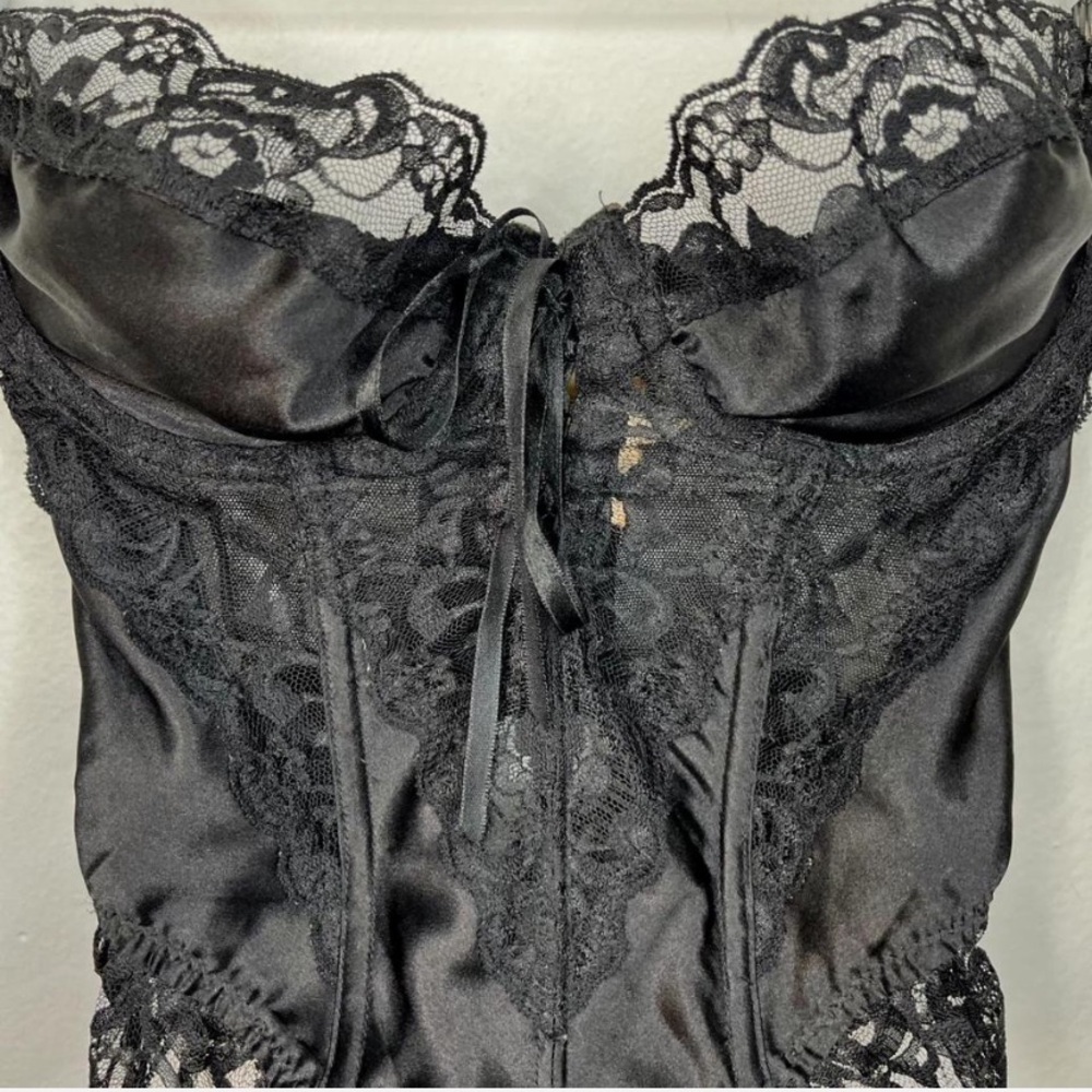 Vintage 80s Victoria’s Secret Gold Label Black Lace Corset – 34B - Picture 2 of 4